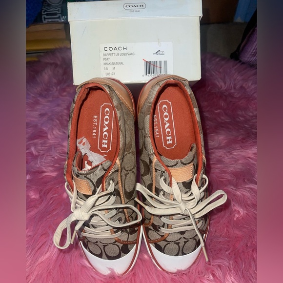 🌸Khaki coach logo sneakers🌸 - Picture 2 of 6